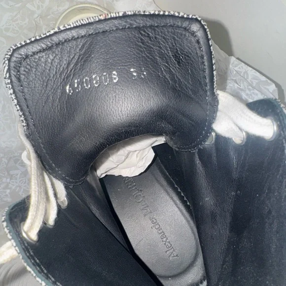 🛍️ High-Top Gray and White Platform Sneakers - Picture 4 of 8